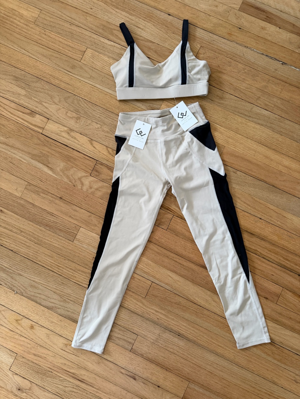 NWT Women’s Beige and Black Performance Pants w/sports bra